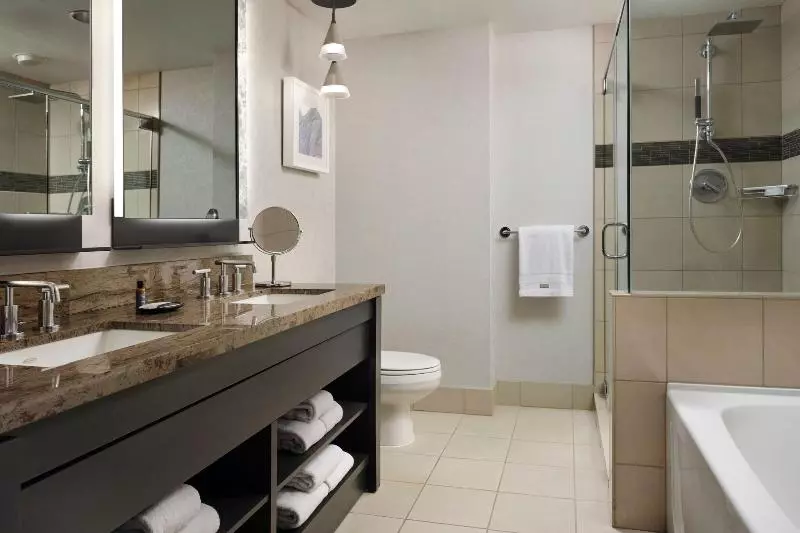 ２ベッドスイートルーム, The Westin Monache Resort, Mammoth