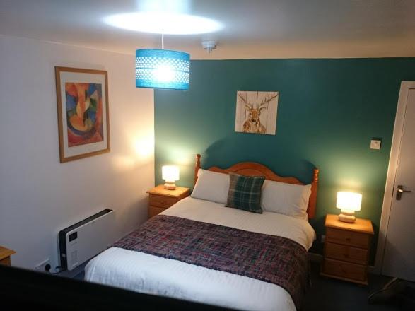 Семейный Номер, The Castle