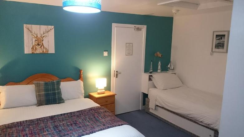 Семейный Номер, The Castle