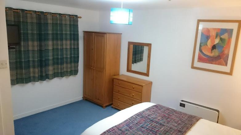 Семейный Номер, The Castle