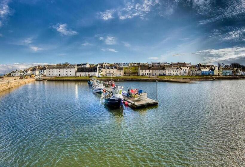 Семейный Номер, The Castle