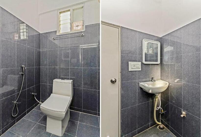 标准间, Collection O Vennela Residency