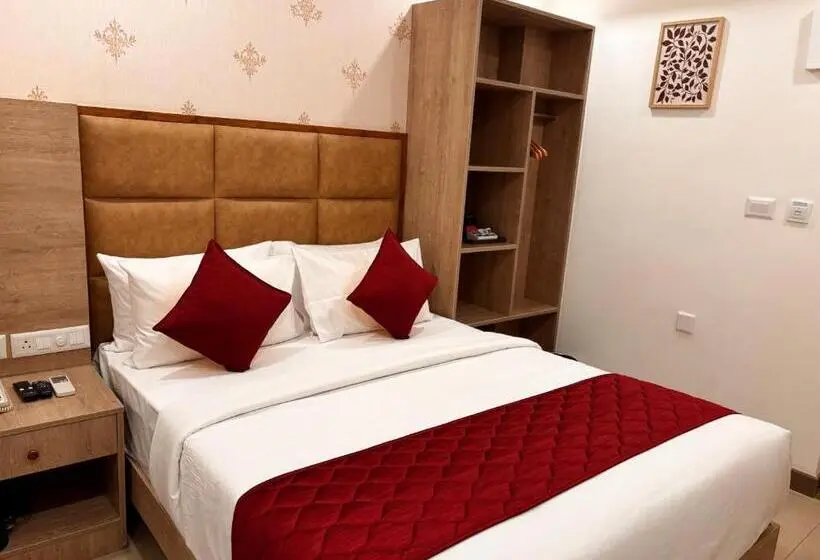 اتاق لوکس, Gopuram Residency