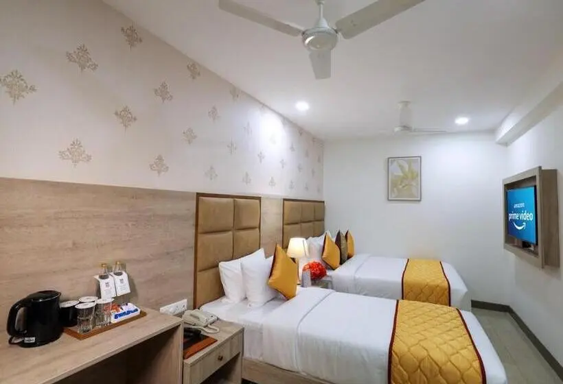 اتاق لوکس سه تخته, Gopuram Residency