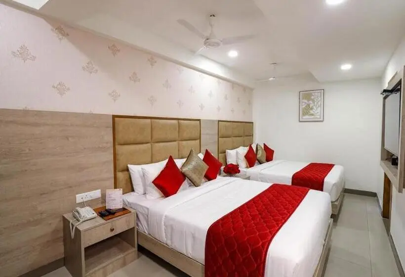 اتاق لوکس خانوادگی, Gopuram Residency