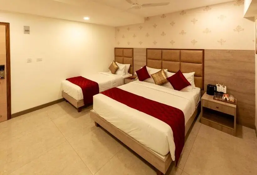 اتاق سوپریور سه تخته, Gopuram Residency