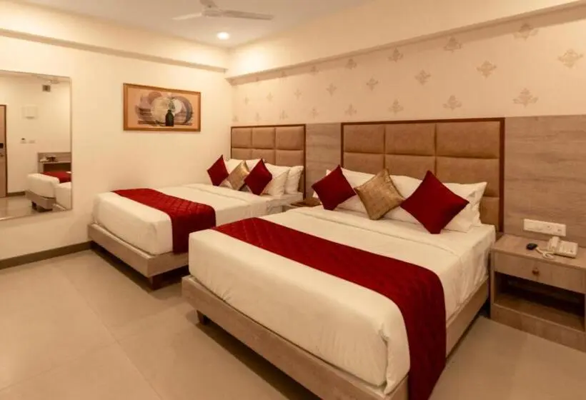 اتاق سوپریور چهار تخته, Gopuram Residency