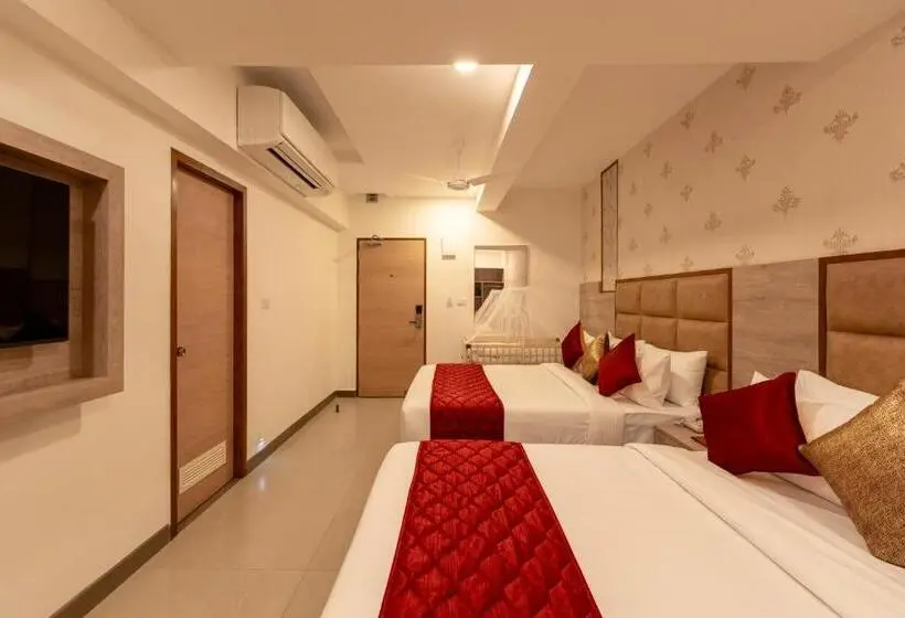 اتاق سوپریور چهار تخته, Gopuram Residency