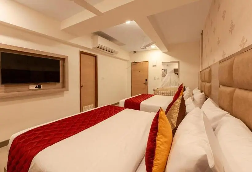 اتاق سوپریور چهار تخته, Gopuram Residency