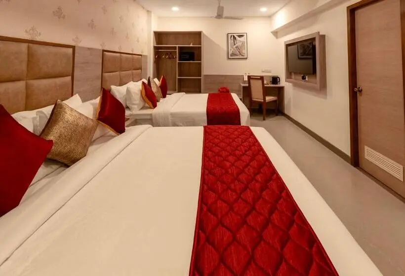 اتاق سوپریور چهار تخته, Gopuram Residency