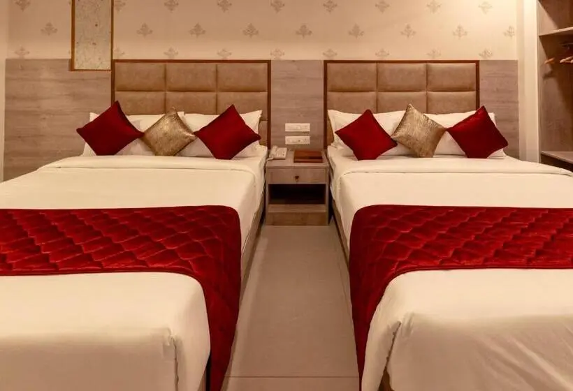 اتاق سوپریور چهار تخته, Gopuram Residency