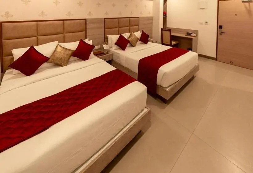 اتاق سوپریور چهار تخته, Gopuram Residency