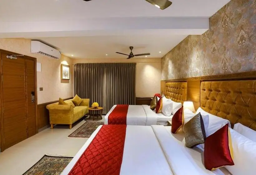 سوییت سوپریور, Gopuram Residency