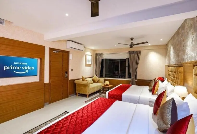سوییت سوپریور, Gopuram Residency