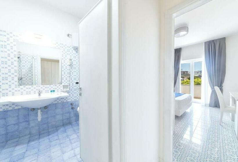 חדר סטנדרט לארבעה, Royal Sunset