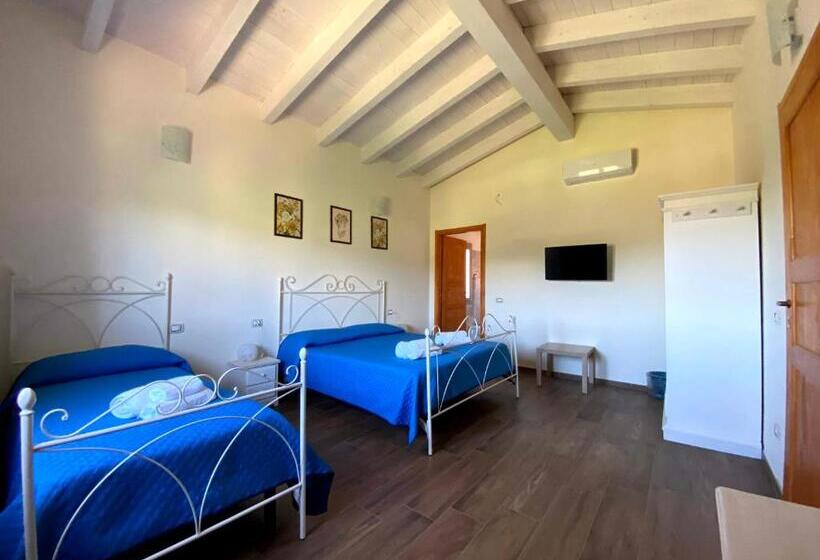 اتاق استاندارد سه نفره, Janas B&b