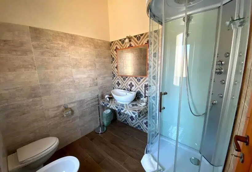 Standard Kolmen Hengen Huone, Janas B&b