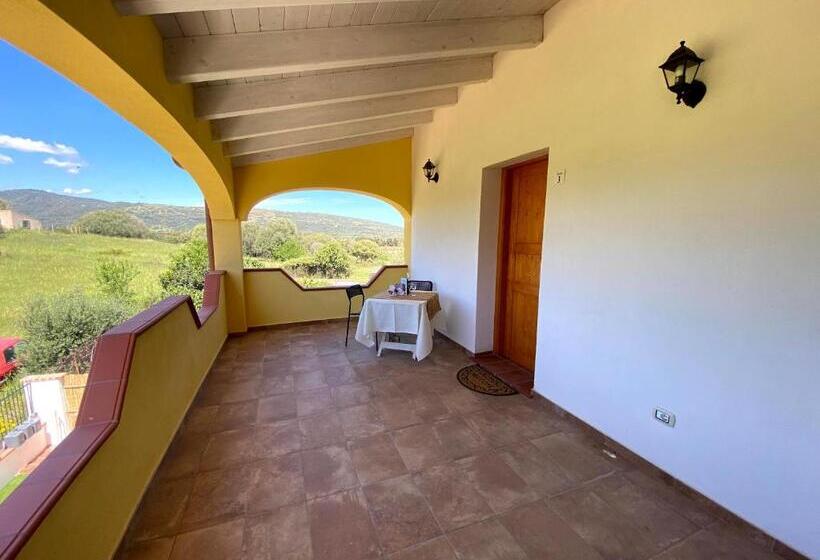 חדר סטנדרט לשלושה, Janas B&b