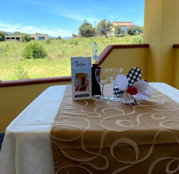 اتاق استاندارد سه نفره, Janas B&b