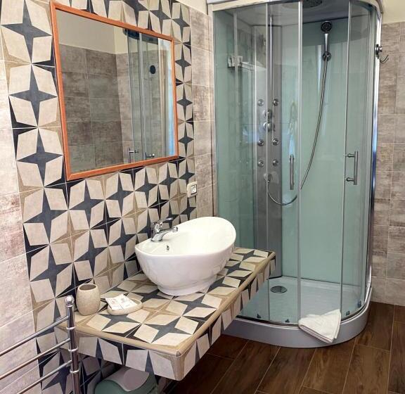 اتاق استاندارد چهار تخته, Janas B&b