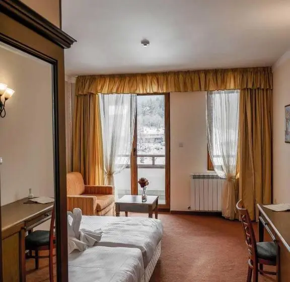 اتاق لوکس با بالکن, Park Hotel Panorama