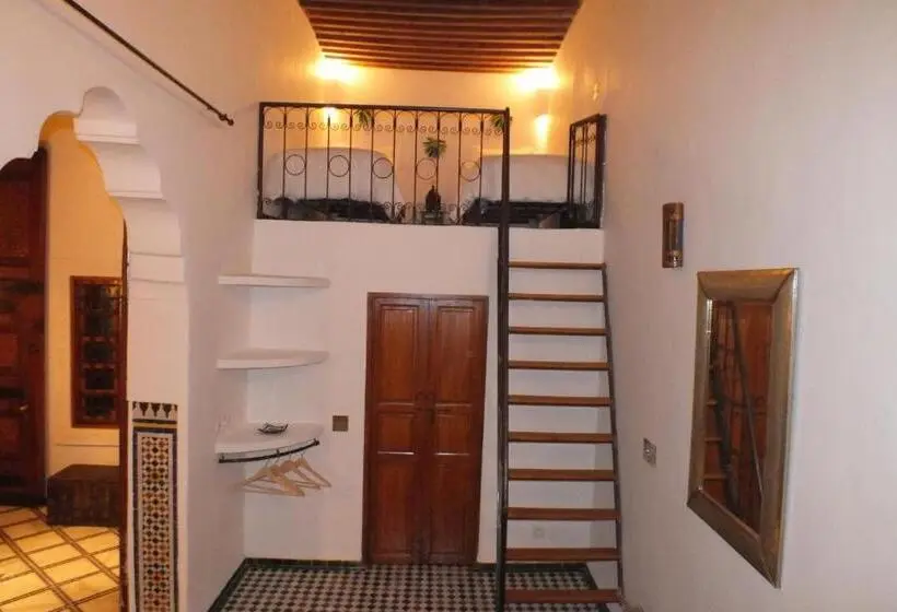 اتاق استاندارد چهار تخته, Dar Faracha Fes