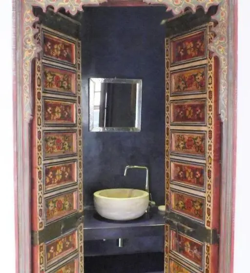 اتاق راحتی سه تخته, Dar Faracha Fes