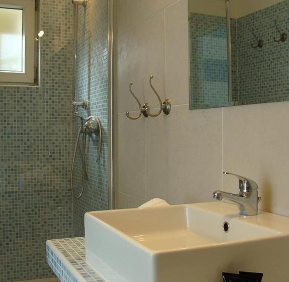 غرفة قياسية مطلّة علي البحيرة, B&b Lago Maggiore