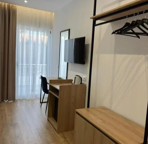 اتاق سه نفره سوپریور با چشم‌انداز دریا, Emaar Hotel Ksamil   Beachfront , Newly Renovated
