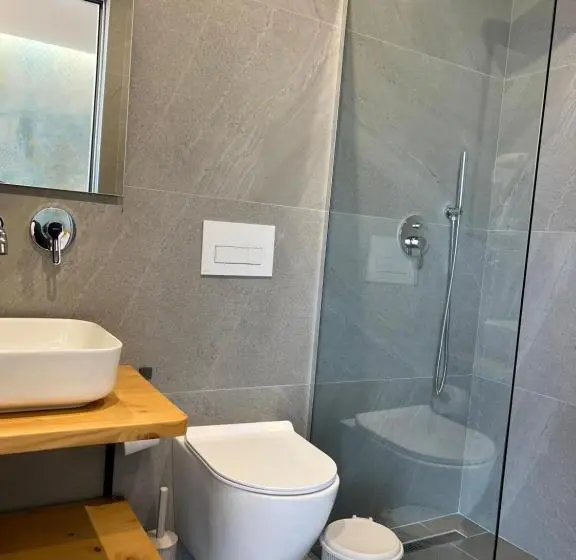 اتاق استاندارد با چشم‌انداز باغ, Emaar Hotel Ksamil   Beachfront , Newly Renovated