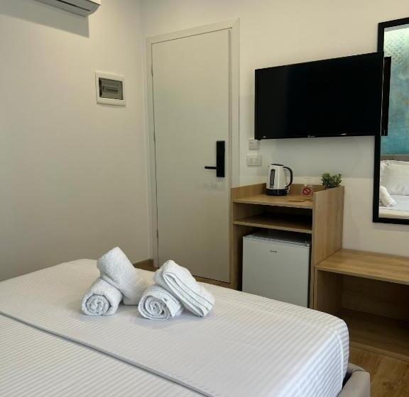 Standard-huone Puutarhanäkymä, Emaar Hotel Ksamil   Beachfront , Newly Renovated