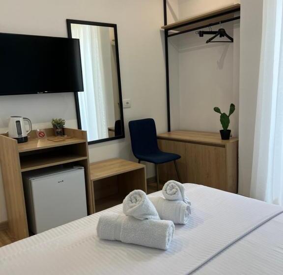Standard-huone Puutarhanäkymä, Emaar Hotel Ksamil   Beachfront , Newly Renovated