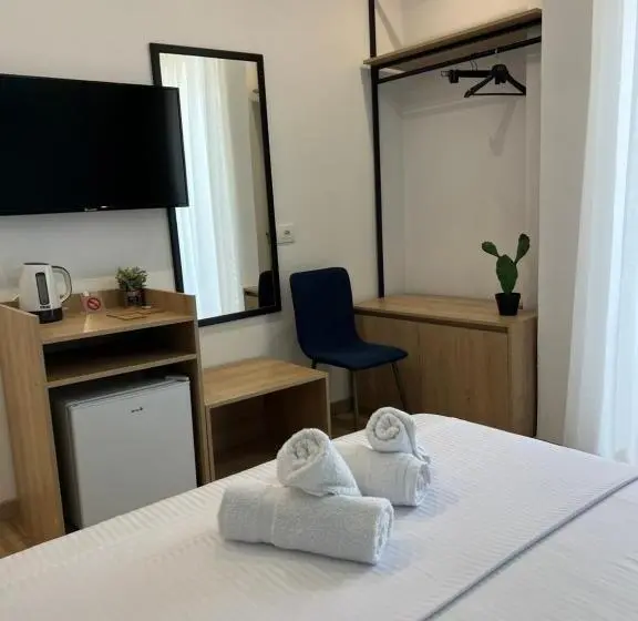 اتاق استاندارد با چشم‌انداز باغ, Emaar Hotel Ksamil   Beachfront , Newly Renovated