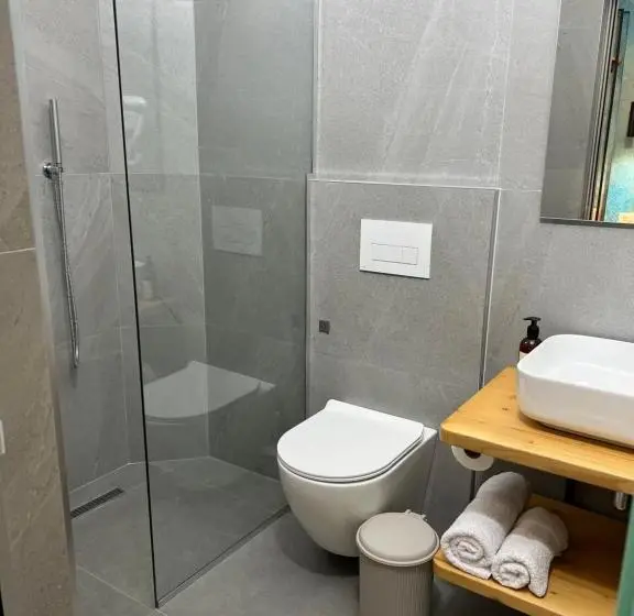 اتاق لوکس با چشم‌انداز دریا, Emaar Hotel Ksamil   Beachfront , Newly Renovated