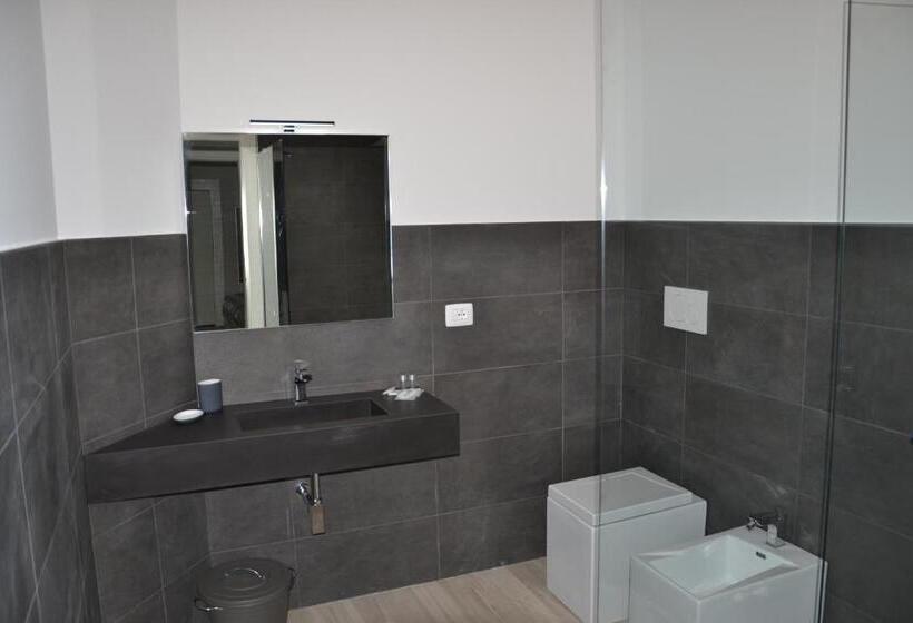 اتاق استاندارد سه نفره, In Centro Glam