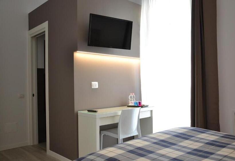 اتاق استاندارد سه نفره, In Centro Glam