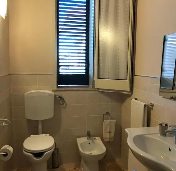 バルコニー付き１ベッドルームアパートメント, Le Torrette Rooms And Apartments