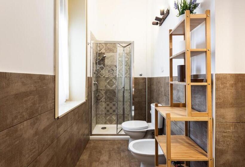 Трехместный Номер Стандарт с Балконом, Le Torrette Rooms And Apartments