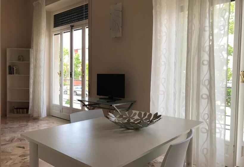 Апартаменты 1 Спальня с Балконом, Le Torrette Rooms And Apartments