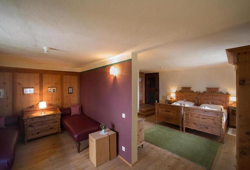 סוויטה עם מרפסת, Der Zirmerhof