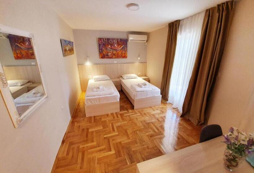 اتاق استاندارد با بالکن, Apartments Pier