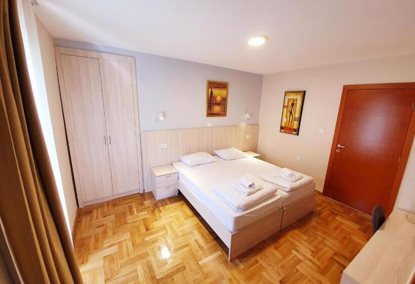 اتاق استاندارد با بالکن, Apartments Pier