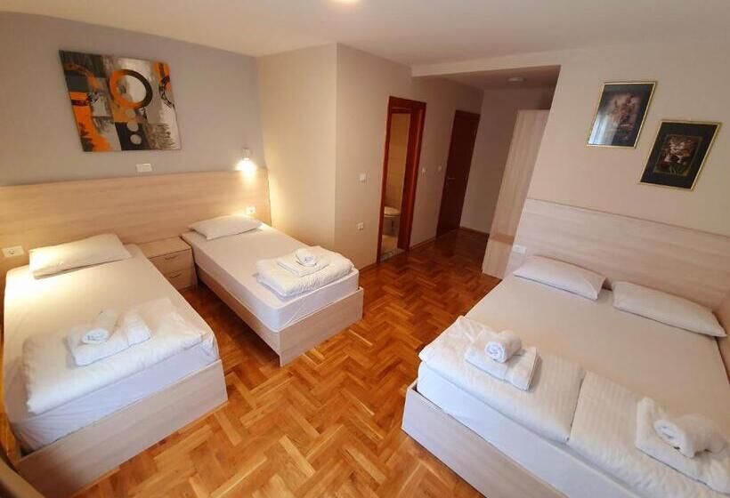 اتاق خانوادگی با چشم‌انداز دریا, Apartments Pier
