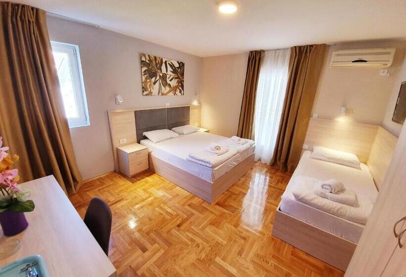 Standard Triple Room with Terrace, Apartments Pier