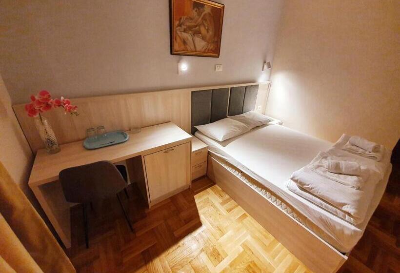 اتاق استاندارد با بالکن و چشم‌انداز دریا, Apartments Pier