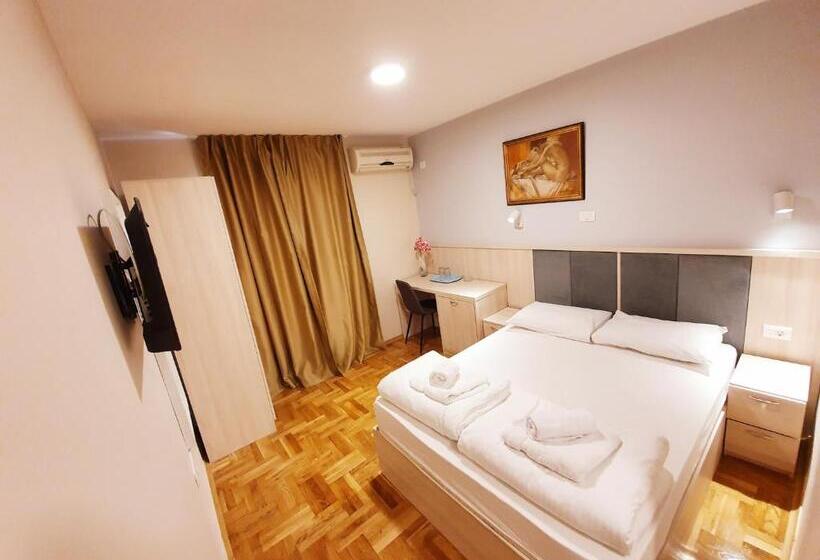 اتاق استاندارد با بالکن و چشم‌انداز دریا, Apartments Pier