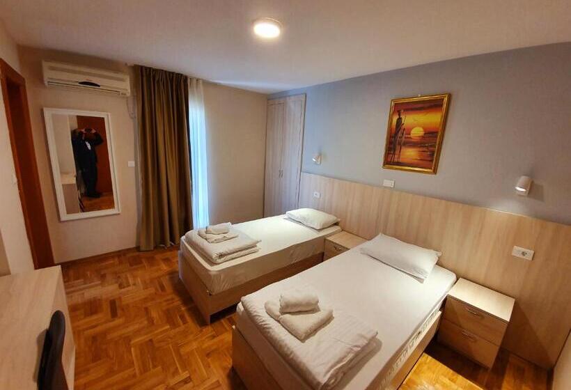 اتاق استاندارد با بالکن, Apartments Pier
