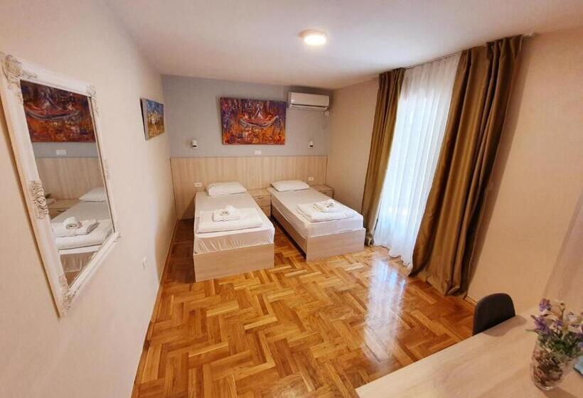 اتاق استاندارد با بالکن, Apartments Pier