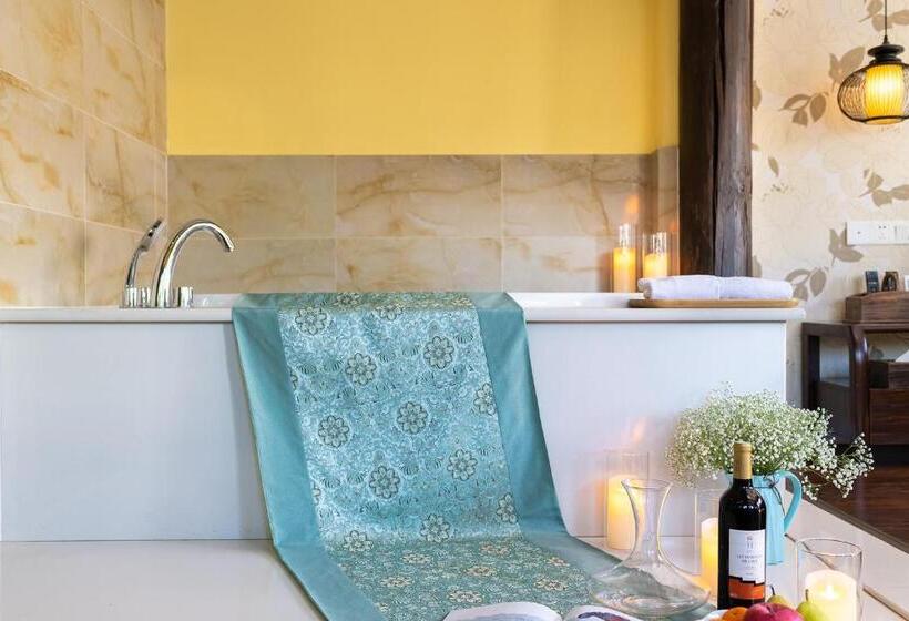 带大床的复式套间, Lijiang Gui Yuan Tian Ju Guesthouse