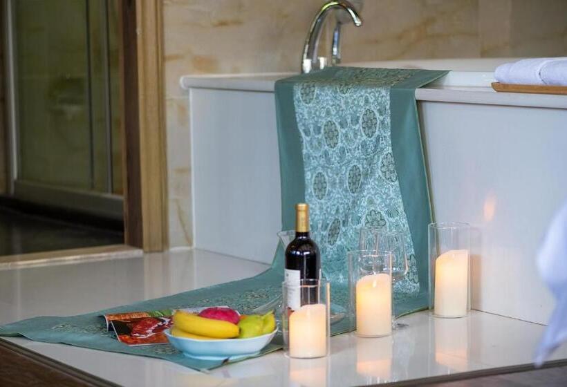 带大床的复式套间, Lijiang Gui Yuan Tian Ju Guesthouse